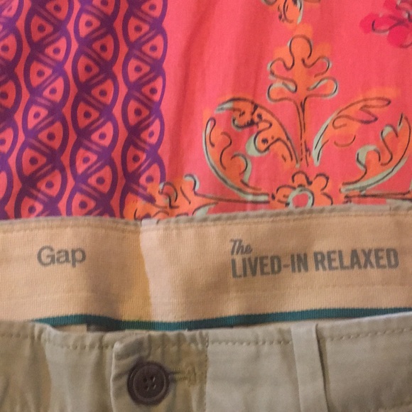 Gap lived in relaxed. 32/32 khaki - Picture 5 of 5
